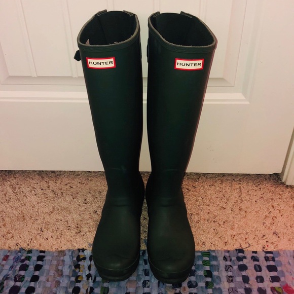 Hunter Shoes - Hunter Tall Rain Boots in Green , Size 8